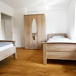 Moderne Mit Sat-tv & Wlan *