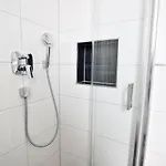 Moderne Mit Sat-tv & Wlan Apartment Leverkusen