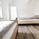 Moderne Mit Sat-tv & Wlan