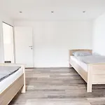 Moderne Mit Sat-tv & Wlan Apartment