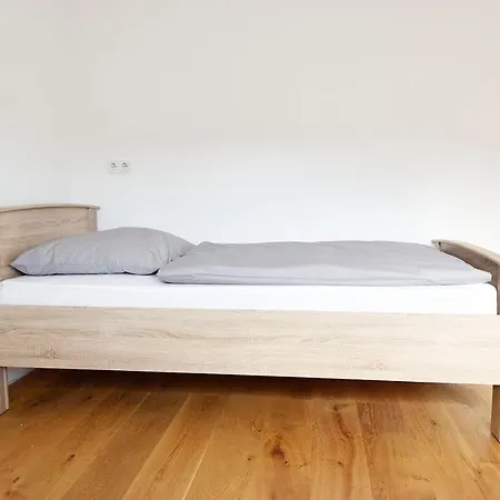 Moderne Mit Sat-tv & Wlan * Leverkusen