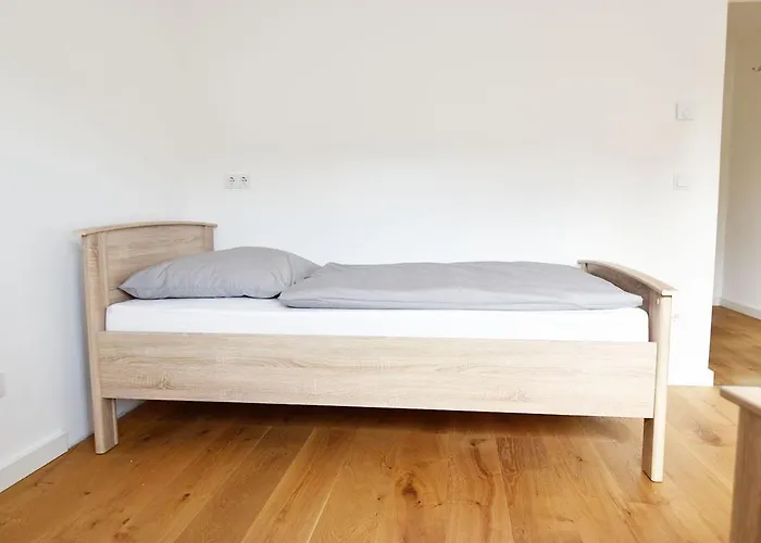 Moderne Mit Sat-tv & Wlan * Leverkusen