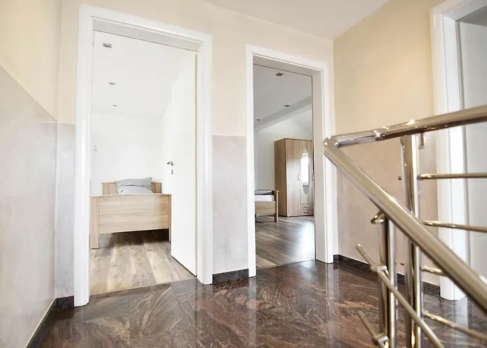 Moderne Mit Sat-tv & Wlan