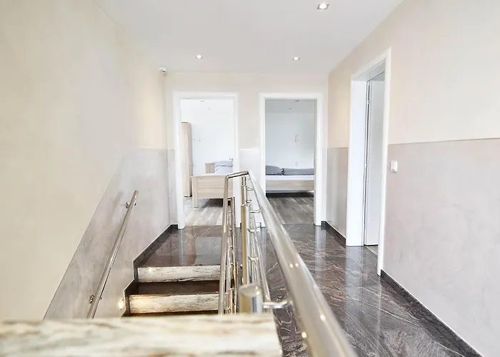 Moderne Mit Sat-tv & Wlan *